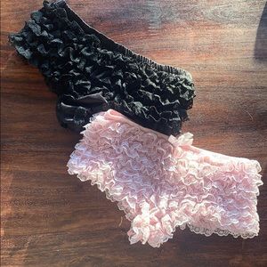 Ruffle hot shorts